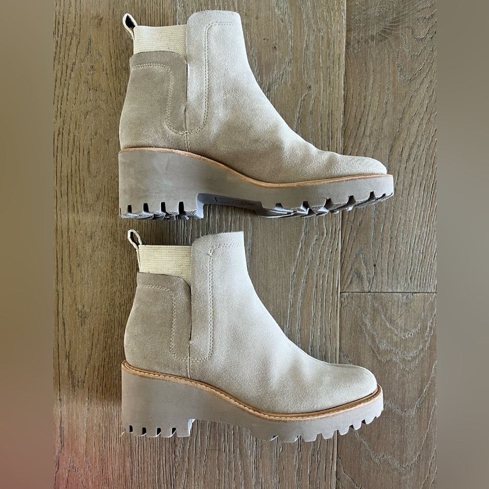 Dolce vita size 9 tan suede boot